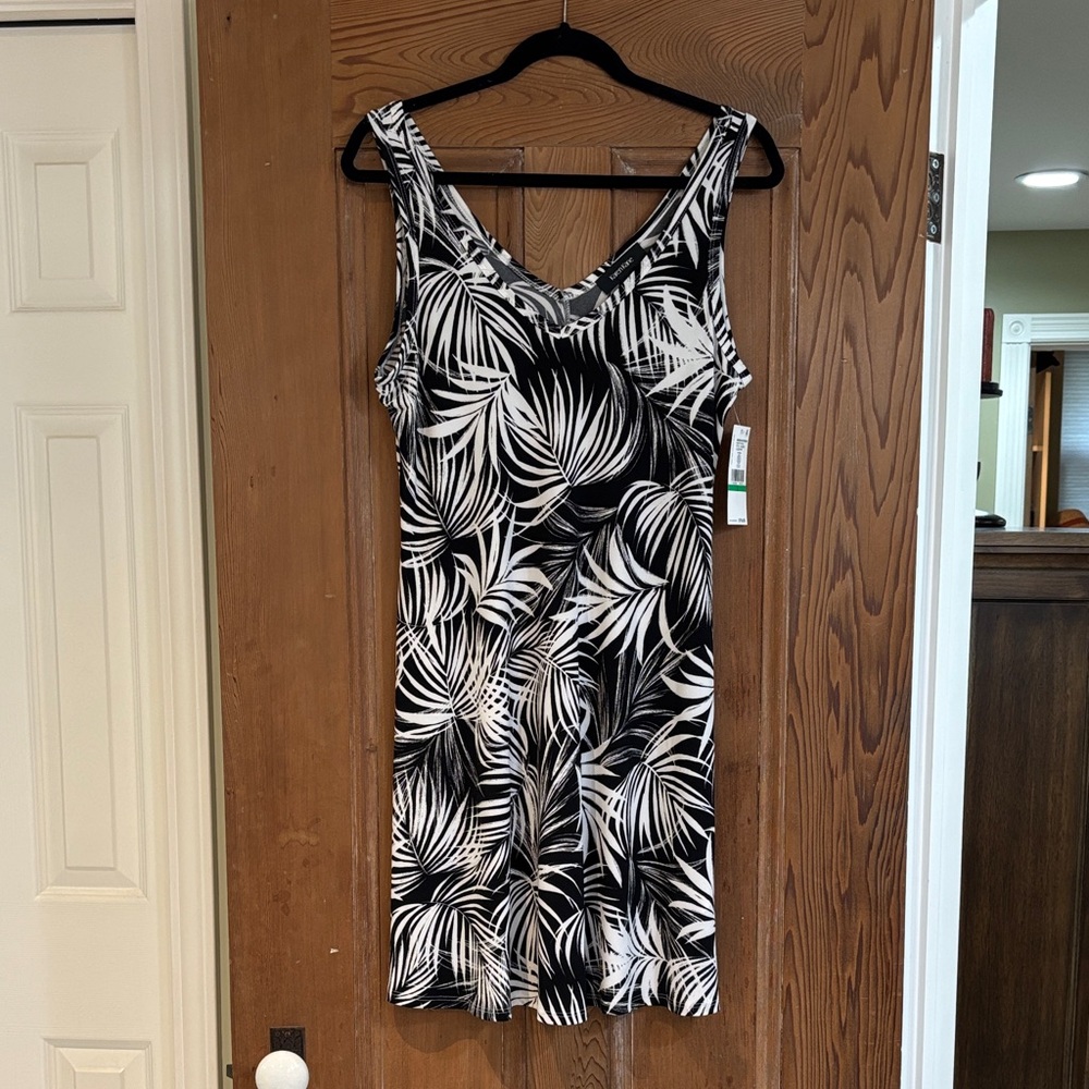 NWT Karen Kane Monochrome Leaf Pattern Dress Size L